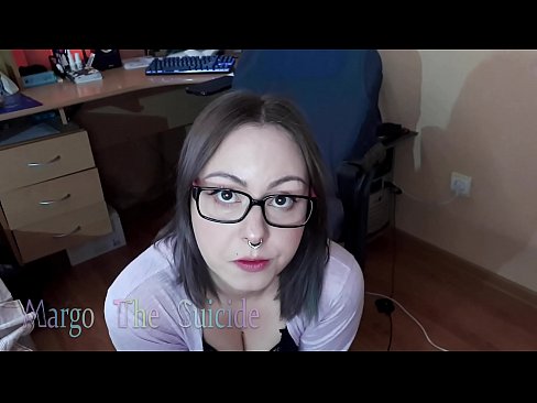 ❤️ Ko'zoynakli seksual qiz kamerada Dildoni chuqur so'radi ❤️❌ Anal videoda bizda