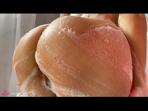 ❤️ Brunette dushda kuchli orgazm uchun vibrator bilan mushukni onanizm qiladi ❤️❌ Anal videoda bizda