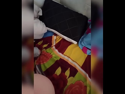 ❤️ Mening xonadoshim uyda yolg'iz qoladi, chunki eri ta'tilga ketadi va men uni sikish va eshagini sut bilan to'ldirish imkoniyatidan foydalanaman ❤️❌ Anal videoda bizda